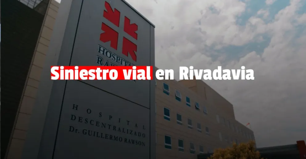 Una combi chocó con una moto y una persona tuvo que ser asistida de urgencia 