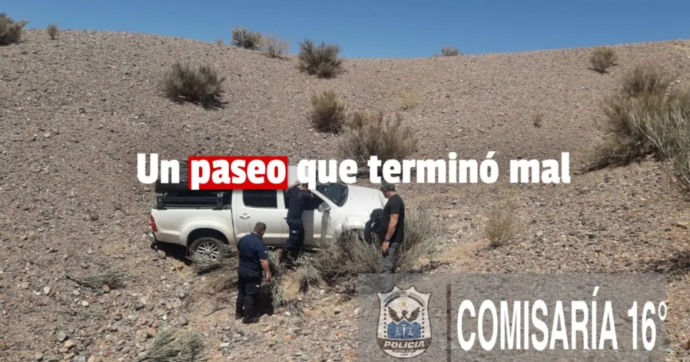 Una camioneta con turistas desbarrancó en Barreal y tuvo que se auxiliada 