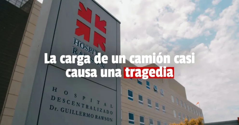Un hierro que cayó de un camión hirió a un motociclista