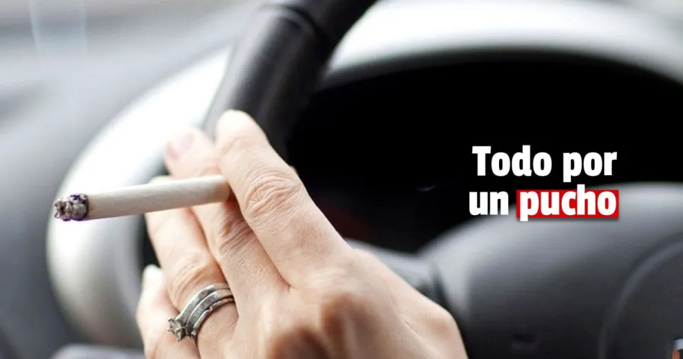 Encendió un cigarrillo y se le prendió fuego el auto 
