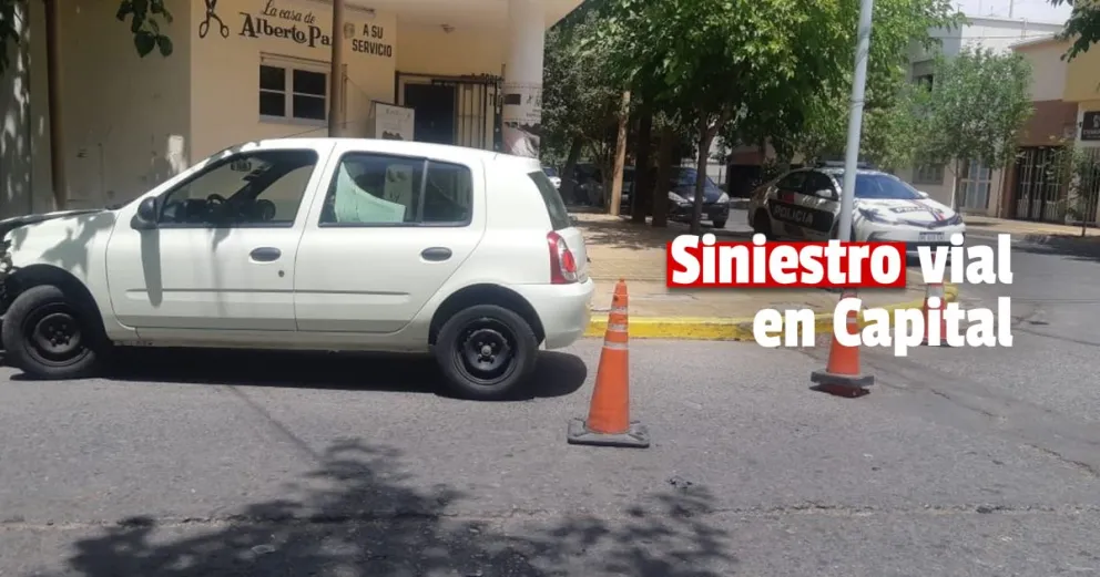 Dos autos chocaron en Capital y uno de los conductores tuvo que ser hospitalizado 