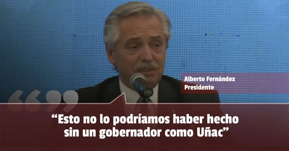  Alberto Fernández emocionado en la entrega de viviendas