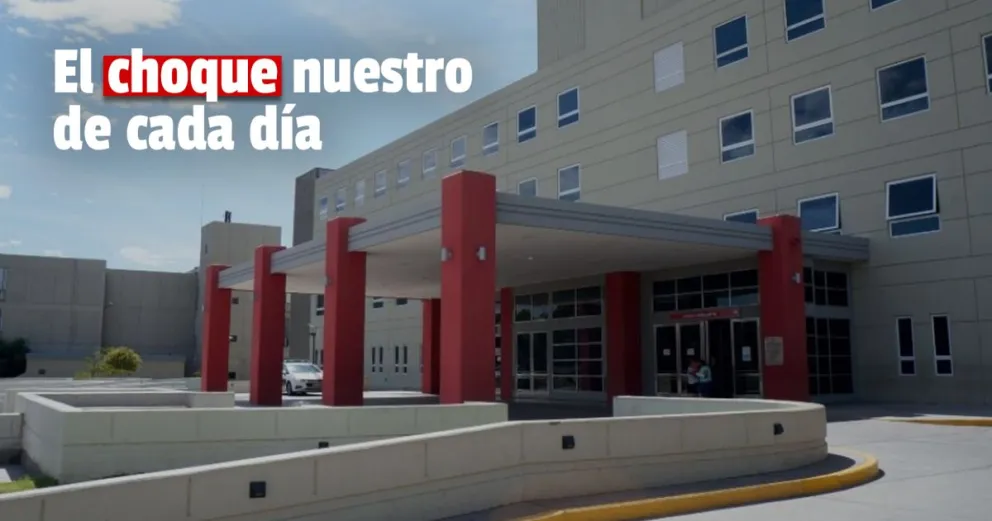 Iba en moto, chocó con una camioneta y sufrió desprendimiento de piel 
