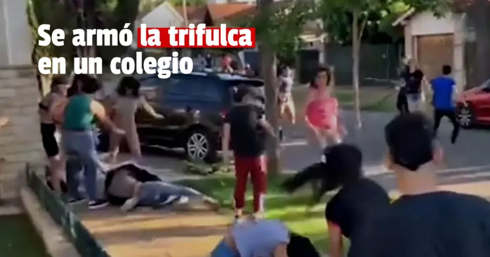 Batalla campal entre alumnos y padres de un colegio