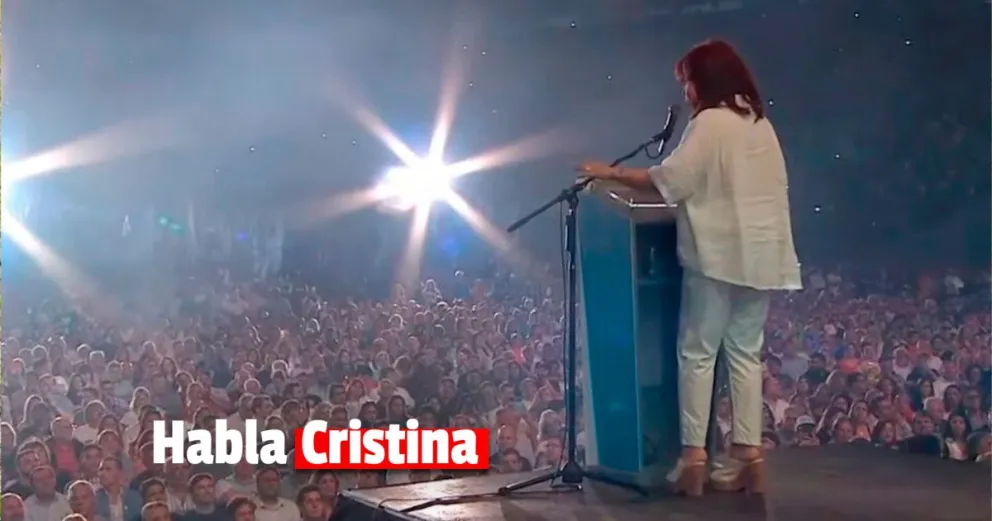 Cristina Kirchner habla ante un estadio colmado de dirigentes y militantes