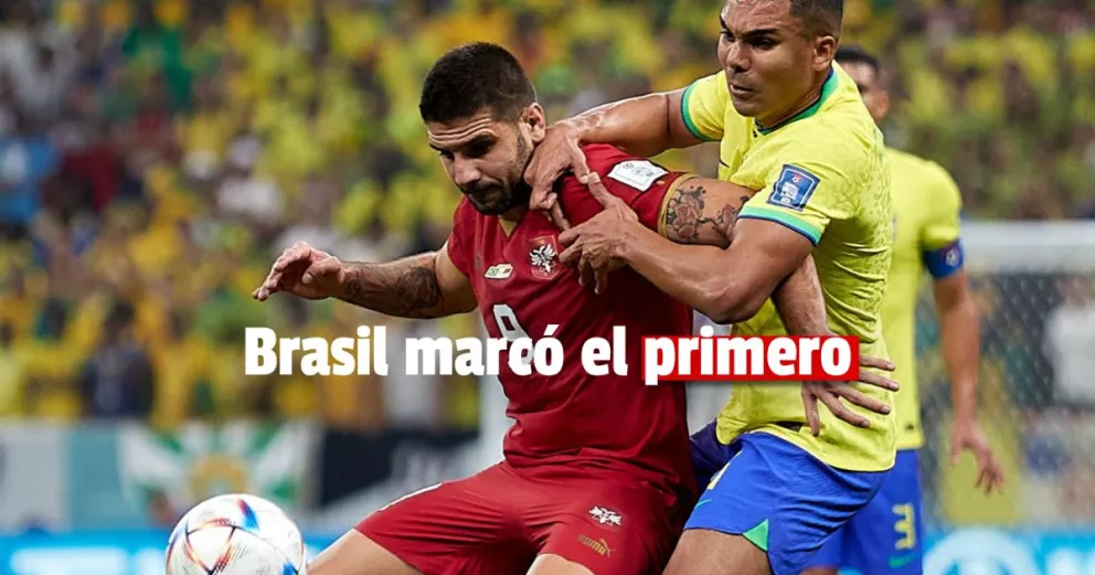  Brasil acorraló a Serbia y marcó el primero 