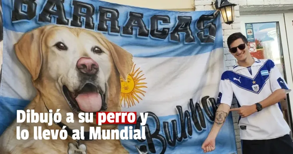 Un hincha hizo una bandera con los colores de argentina y rindió homenaje a su perro 