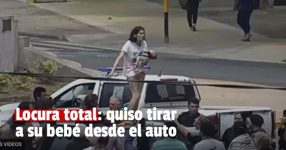 Insólito: quiso tirar a su bebé desde el techo de un auto