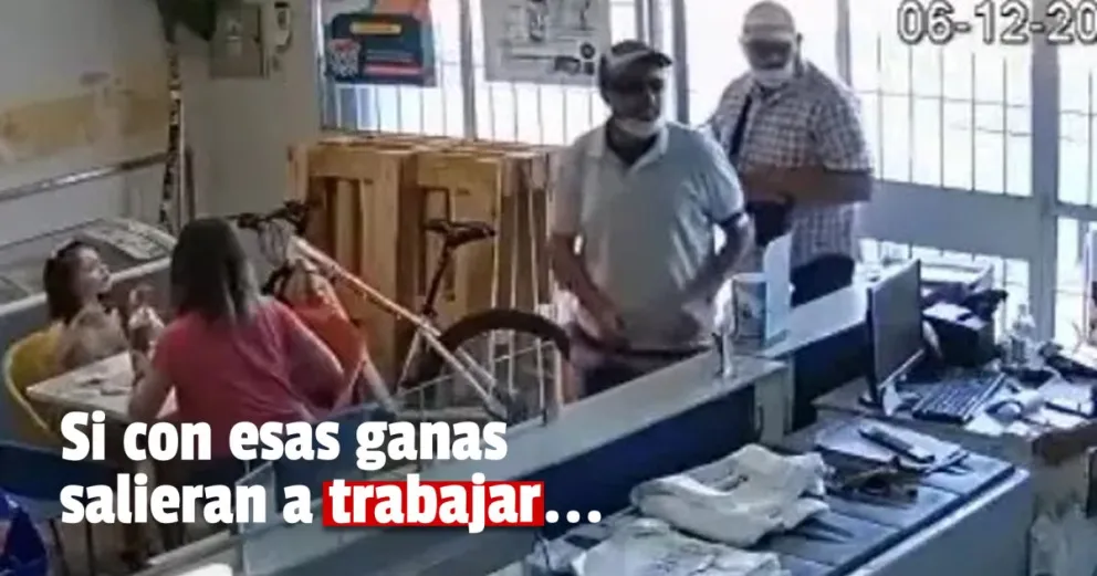 Entraron armados a una heladería y se llevaron todo