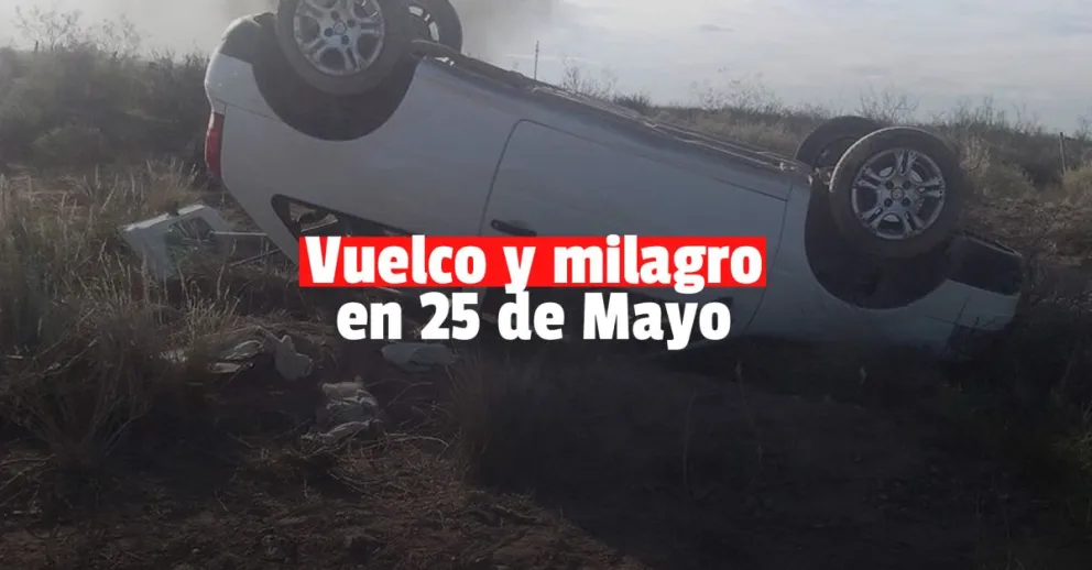 Una conductora y sus tres hijos volcaron en 25 de Mayo 