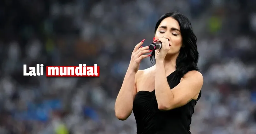 Lali cantó el himno nacional antes del comienzo de la final
