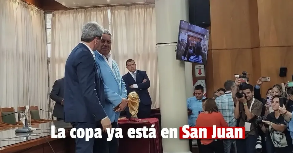 "Chiqui" Tapia ya está en tierra sanjuanina, con la copa y sin jugadores 