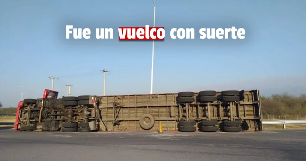 Un camión volcó en Bermejo e increíblemente el chofer salió ileso