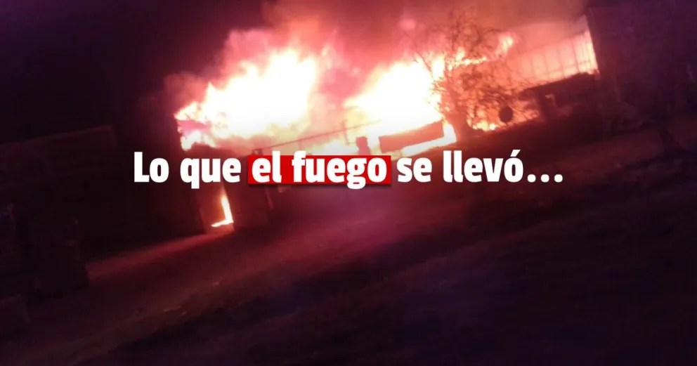 El fuego quemó por completo un local de internet