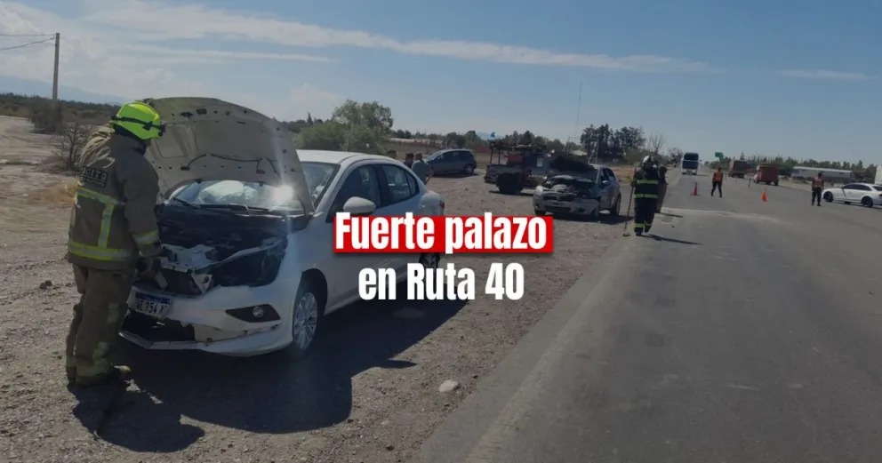 Fuerte choque entre dos autos en Ruta 40