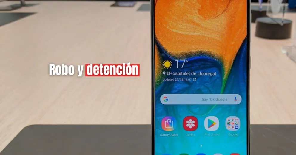 Un ladrón entró a un local, se robó un celular y fue detenido 