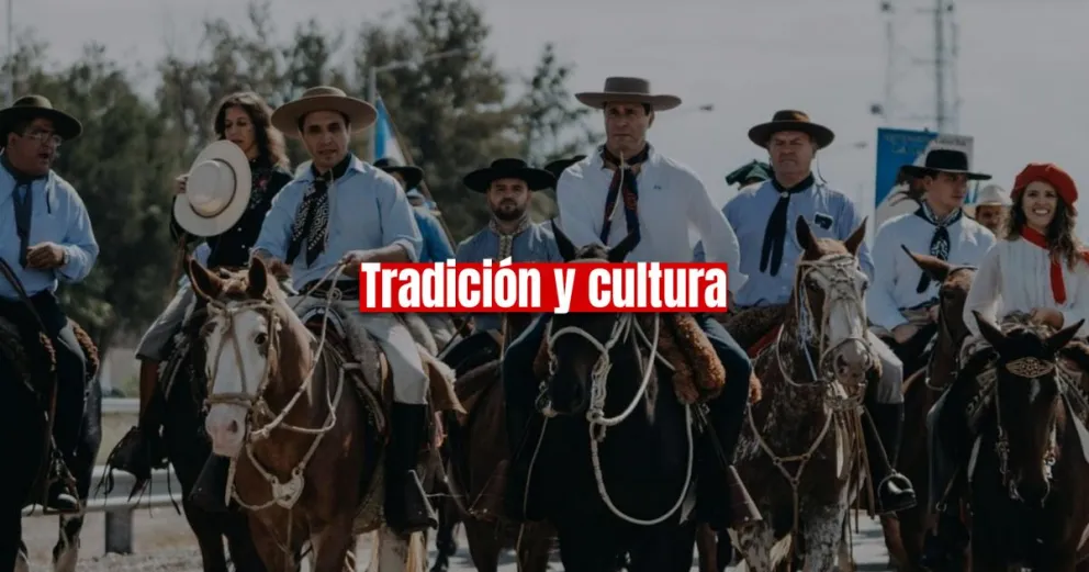 El gobernador presidió la Cabalgata de la Fe y entregó una ambulancia para la Federación 