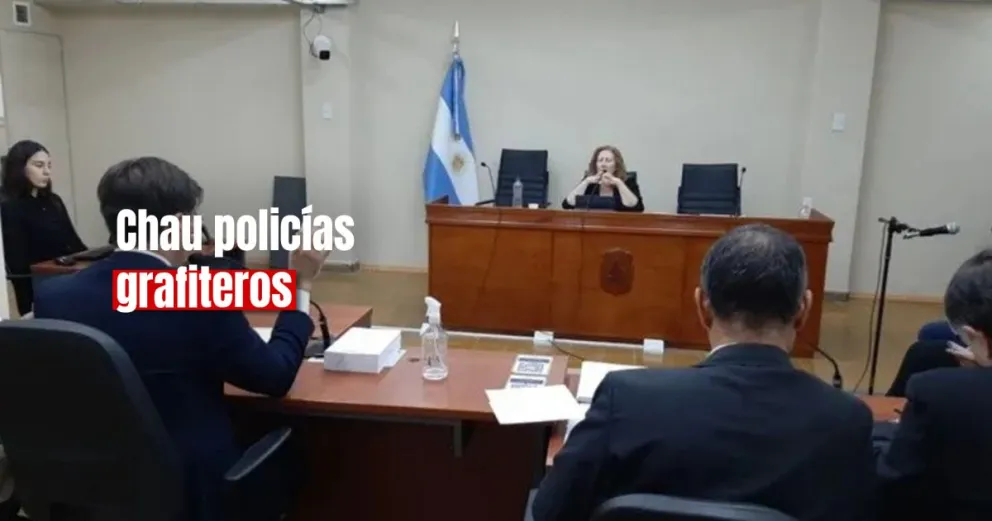 Dos policías fueron condenados por pintar el auto de un compañero en venganza 