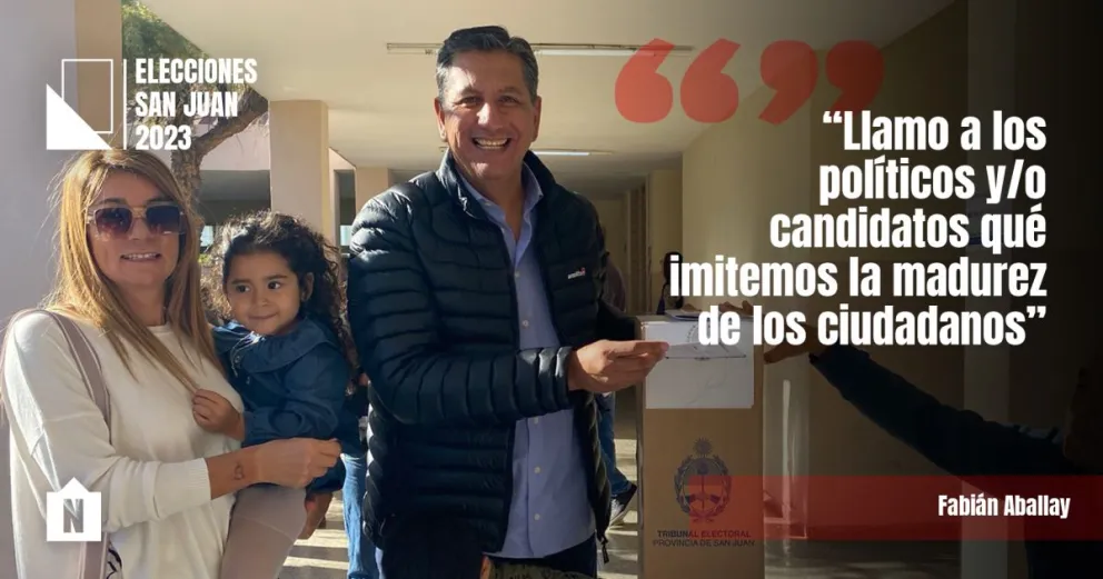 Fabián Aballay llegó acompañado de su familia a emitir su voto