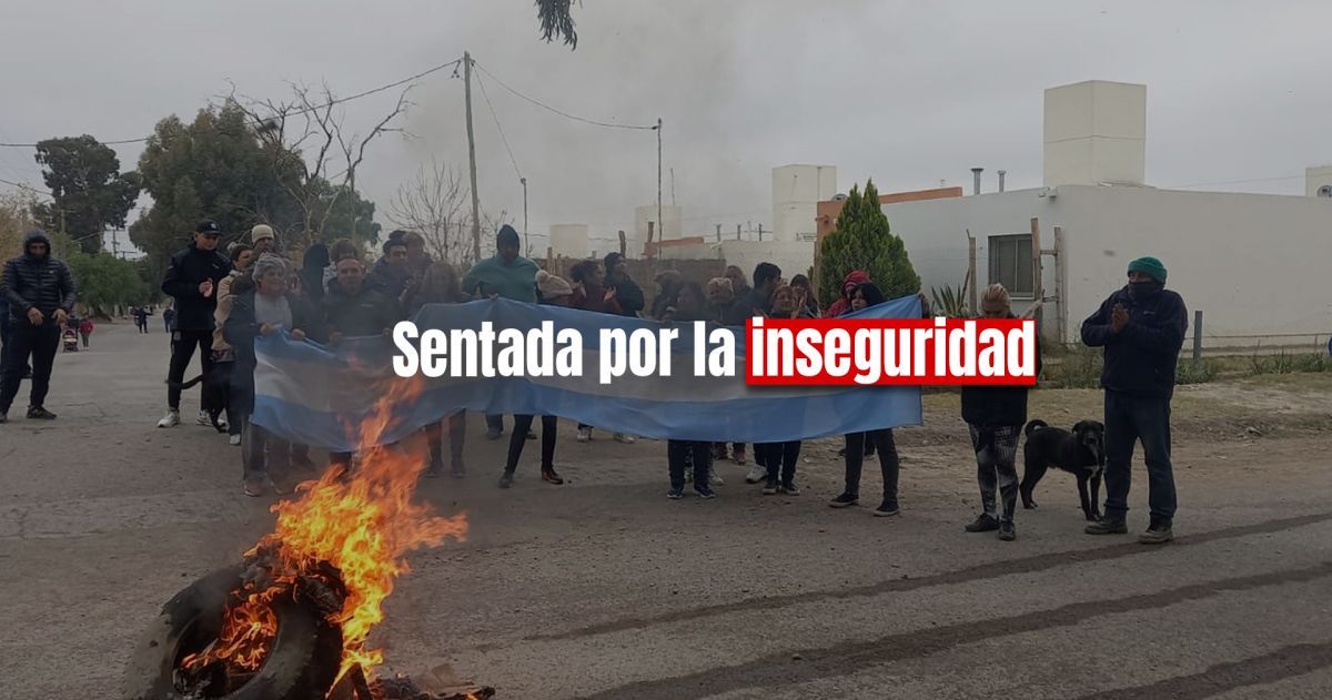Vecinos de Rivadavia organizaron una sentada para reclamar por la inseguridad 