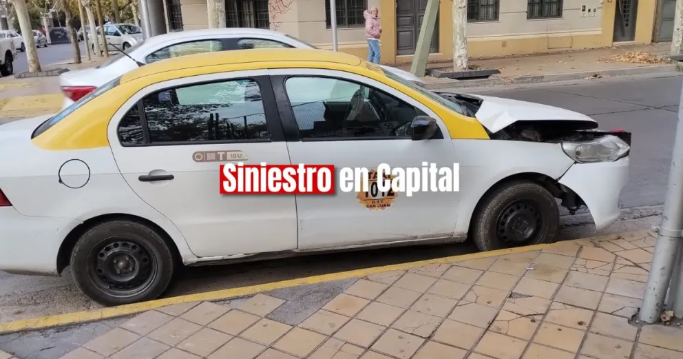 Siniestro vial: Una camioneta chocó un taxi en una esquina céntrica 